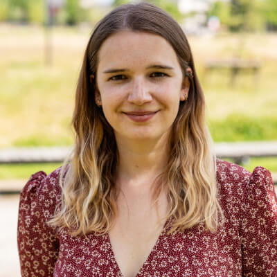 Engels, Zara Zara Engels